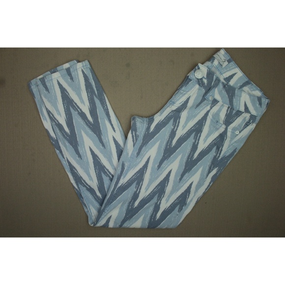 Seven7 Skinny Jeans Women's Size 8 Petite Blue White Chevron Pattern Denim - Picture 4 of 8